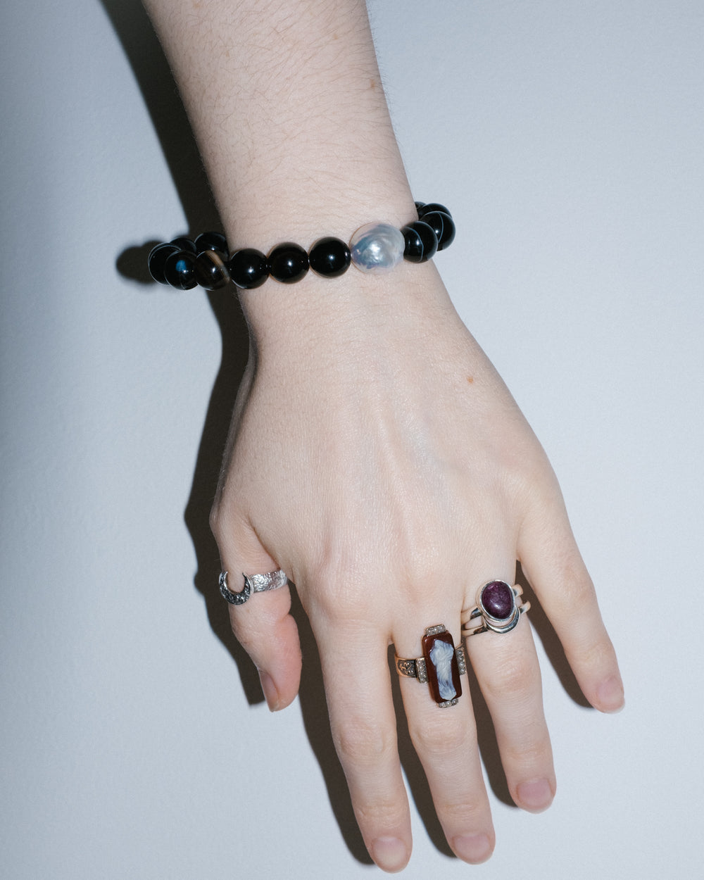 Black Agate & Vintage Pearl Round Bead Bracelet 10mm