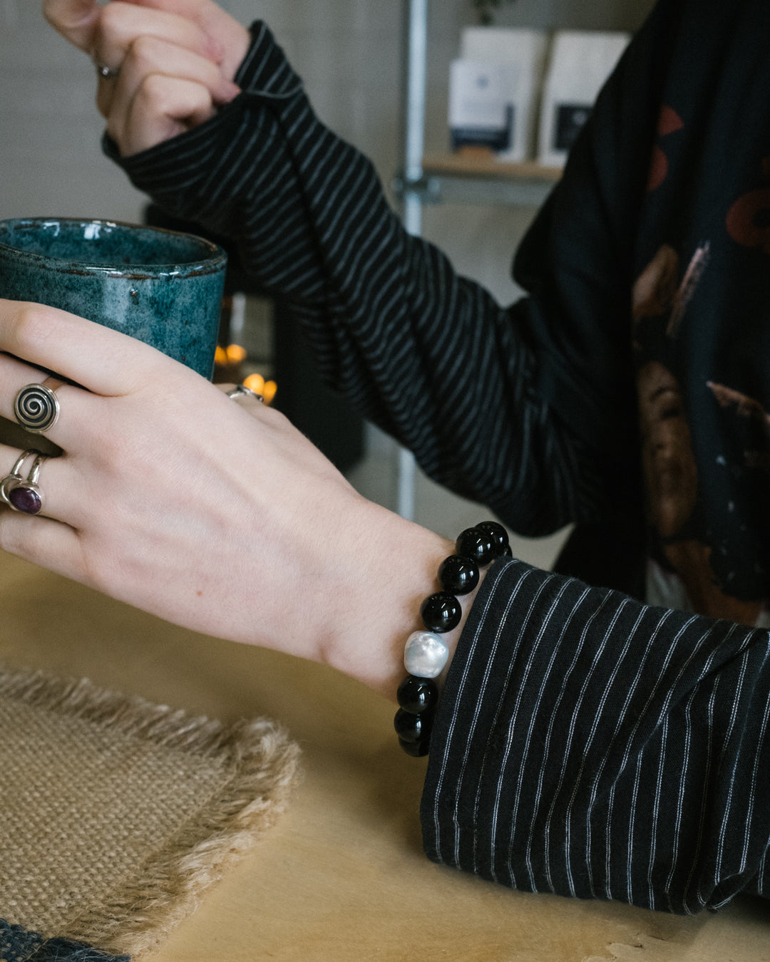 Black Agate & Vintage Pearl Round Bead Bracelet 10mm